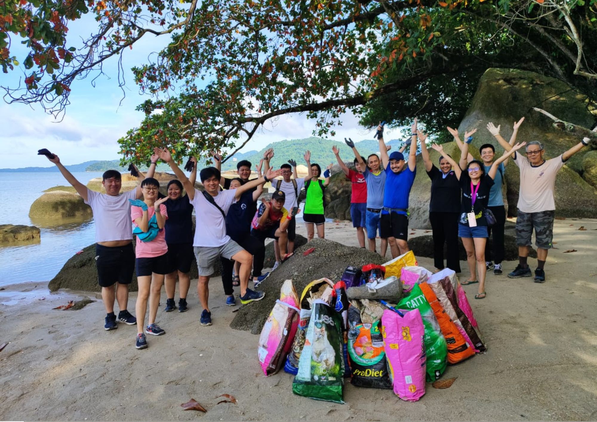 Beach Cleanup at Pantai Esen (21 Oct 2023)